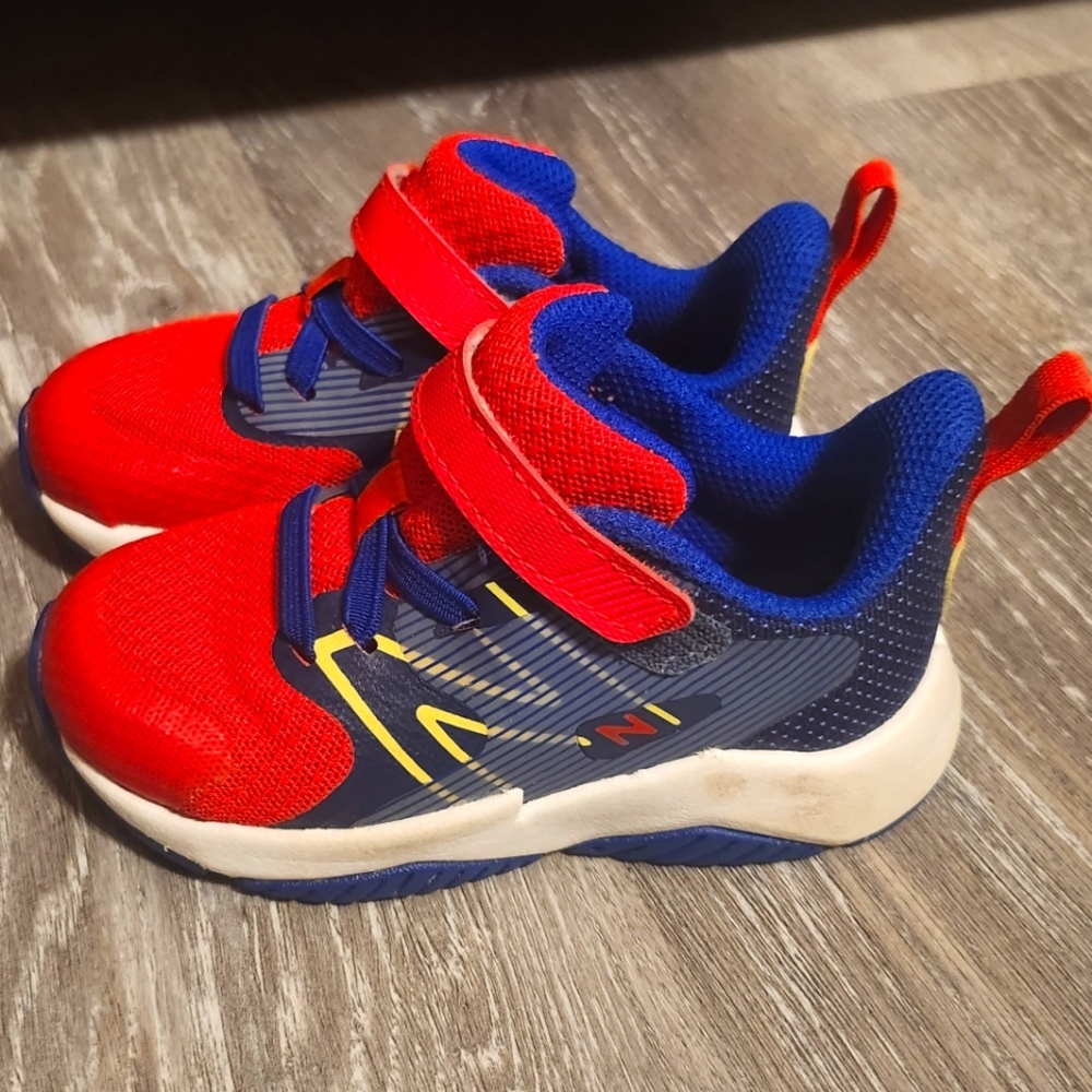 Toddler New Balance Sneakers - Sz 65
